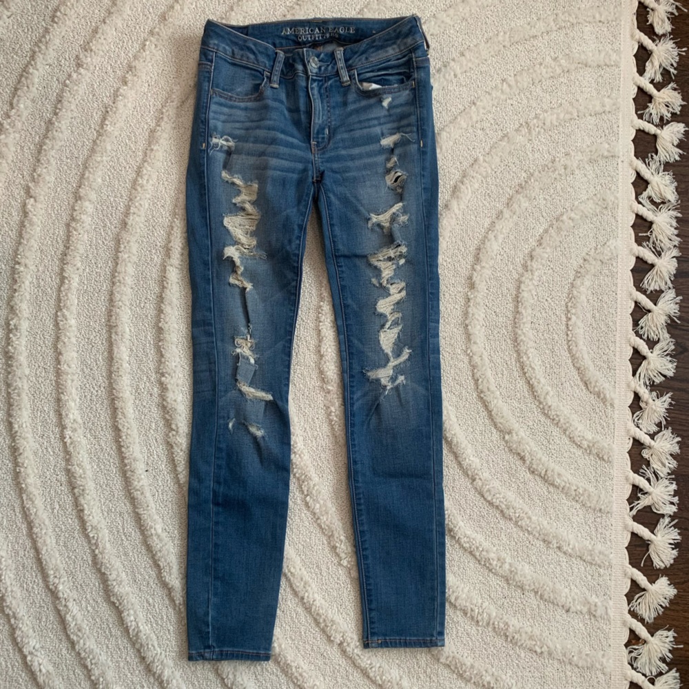 American Eagle Distressed Jegging